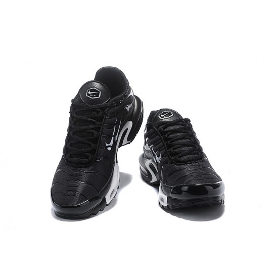 Nike Air Max Plus Tn Men Black and White Sneakers